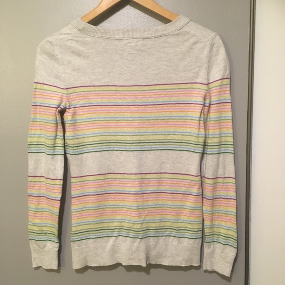 SALE ⚡️3/20⚡️GAP striped sweater - Picture 3 of 4